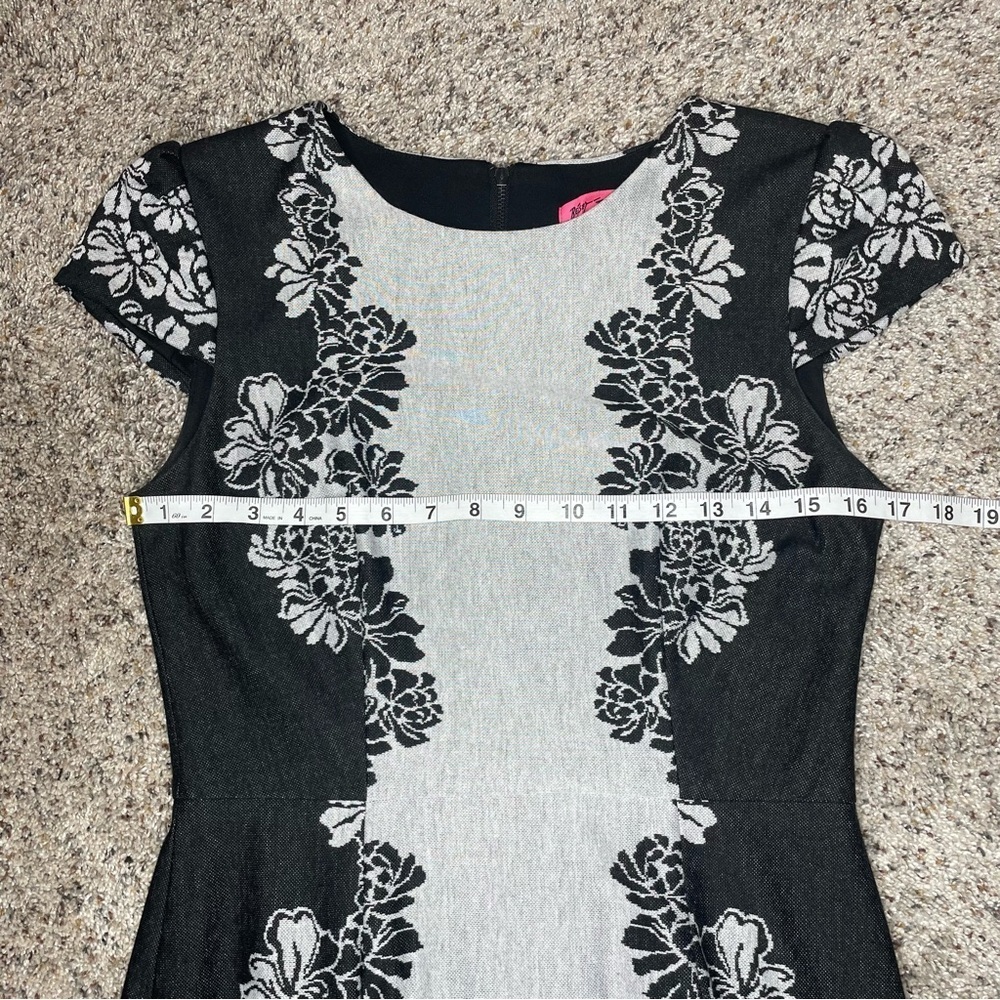 Betsey Johnson Floral Cap Sleeve Midi Pencil Dress Black Grey 6 Office - Picture 7 of 9